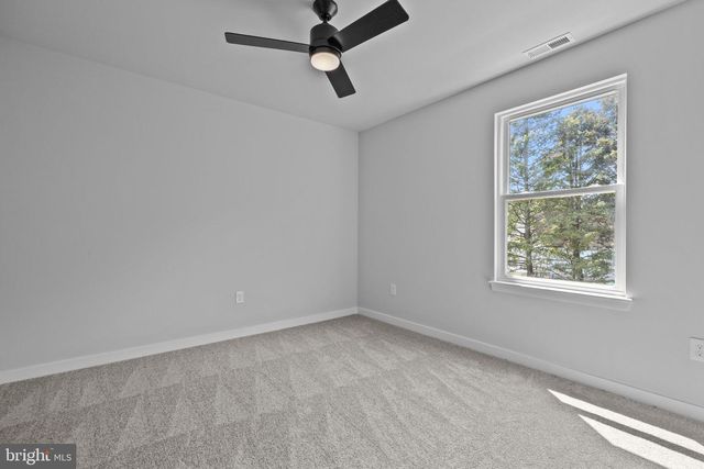 1 MCLEVINS CT, Croydon, PA 19021
