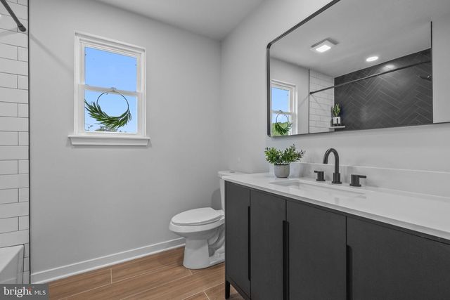 1 MCLEVINS CT, Croydon, PA 19021