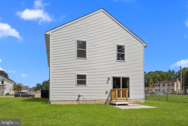 1 MCLEVINS CT, Croydon, PA 19021