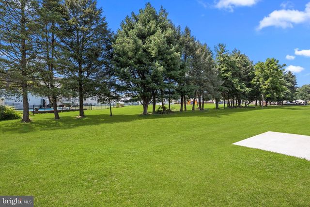 1 MCLEVINS CT, Croydon, PA 19021
