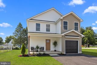 1 MCLEVINS CT, Croydon, PA 19021