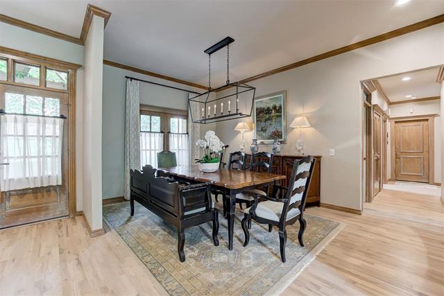 201 Hollowdale Circle, Edmond, OK 73003