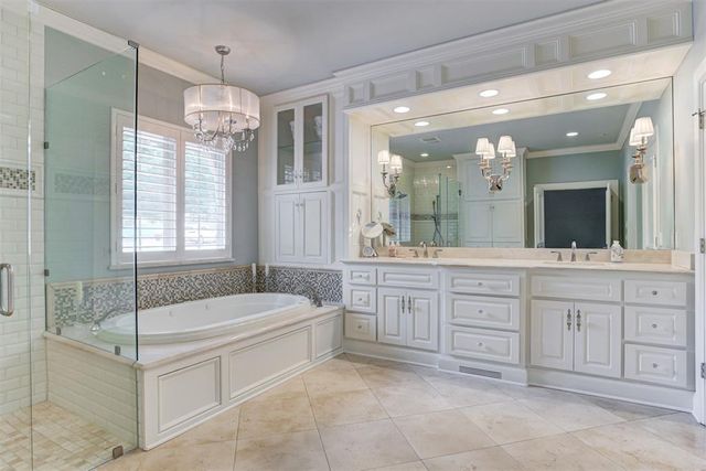 201 Hollowdale Circle, Edmond, OK 73003