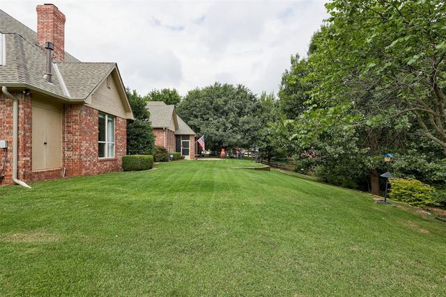 201 Hollowdale Circle, Edmond, OK 73003