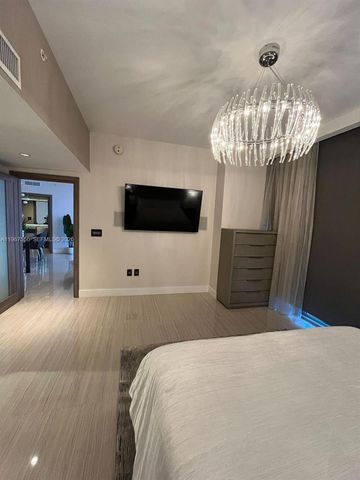 200 Biscayne Boulevard Way 4403, Miami, FL 33131