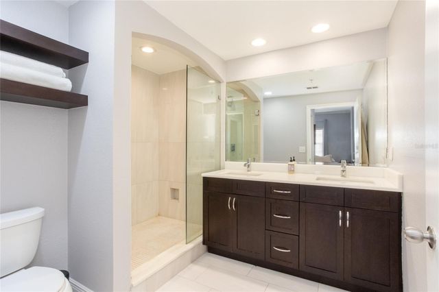 200 4TH AVENUE S 329, St Petersburg, FL 33701