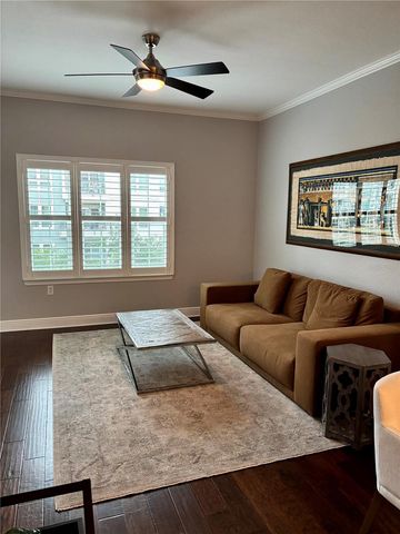 200 4TH AVENUE S 329, St Petersburg, FL 33701