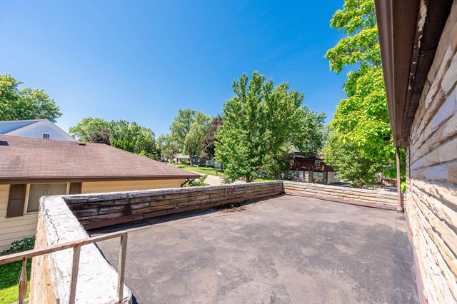 6352 N 104th STREET, Milwaukee, WI 53225