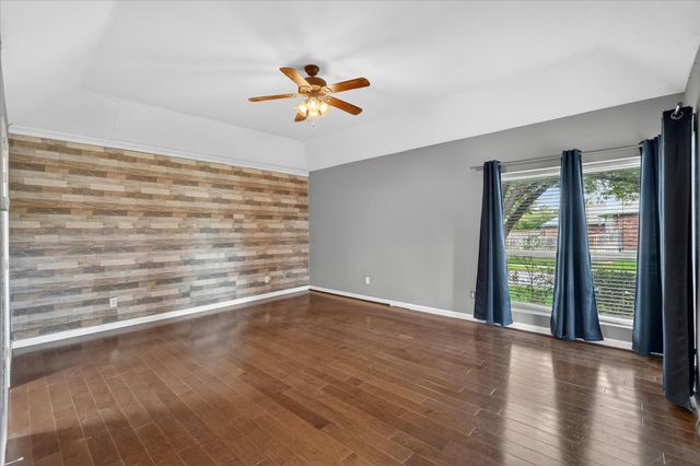 2117 Lavaca Trail, Carrollton, TX 75010