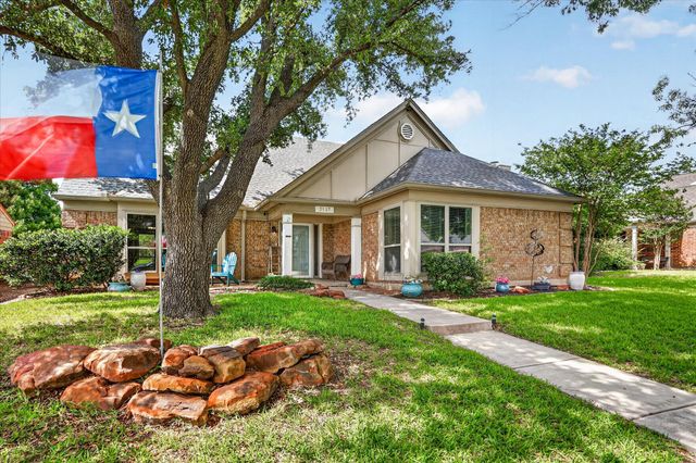 2117 Lavaca Trail, Carrollton, TX 75010