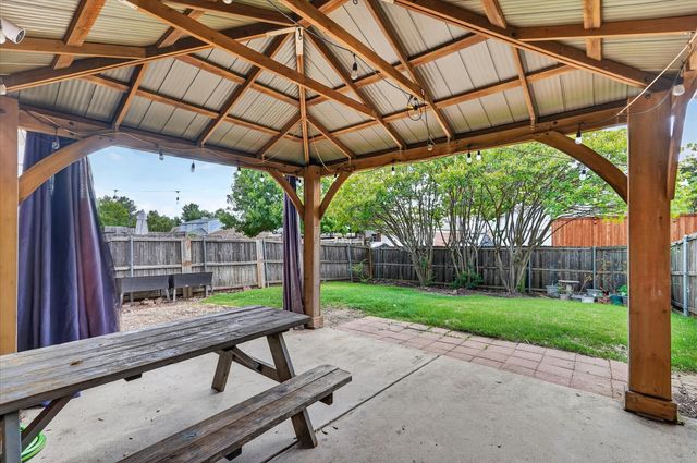 2117 Lavaca Trail, Carrollton, TX 75010