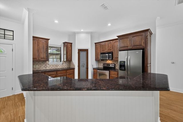 110 Heritage Place, Glen Rose, TX 76043