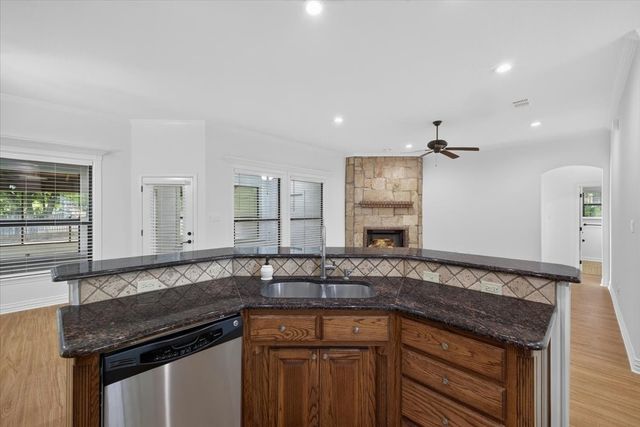 110 Heritage Place, Glen Rose, TX 76043
