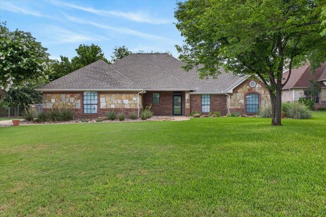 110 Heritage Place, Glen Rose, TX 76043