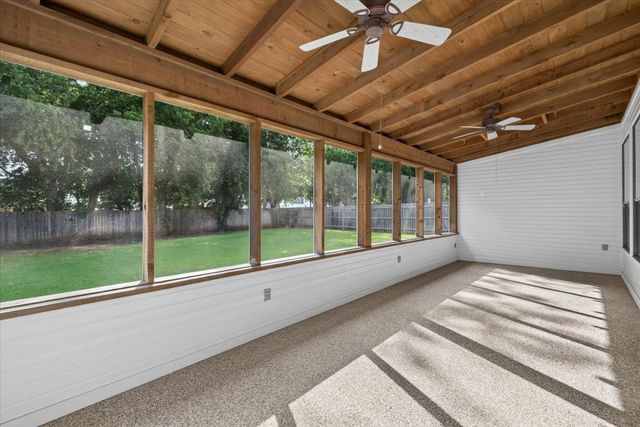 110 Heritage Place, Glen Rose, TX 76043