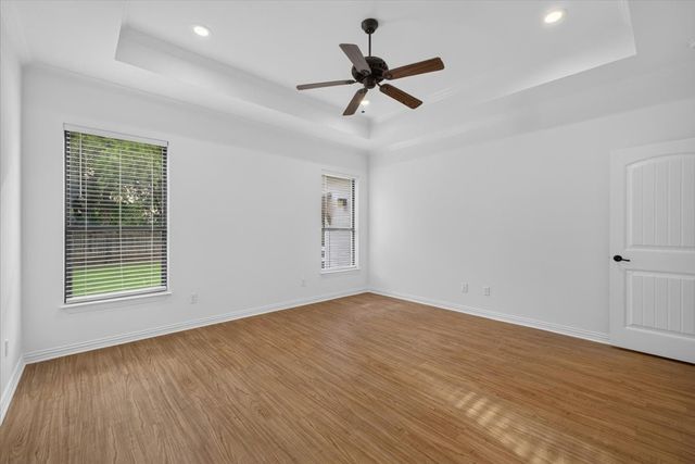 110 Heritage Place, Glen Rose, TX 76043