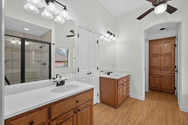 110 Heritage Place, Glen Rose, TX 76043