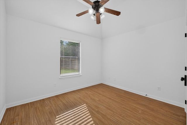 110 Heritage Place, Glen Rose, TX 76043