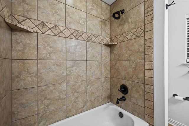 110 Heritage Place, Glen Rose, TX 76043
