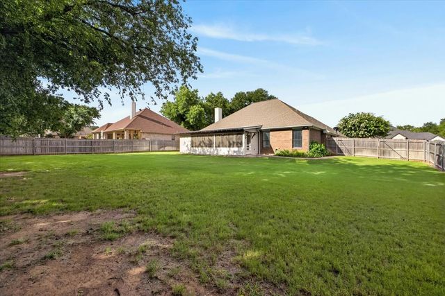 110 Heritage Place, Glen Rose, TX 76043