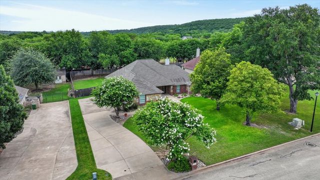 110 Heritage Place, Glen Rose, TX 76043