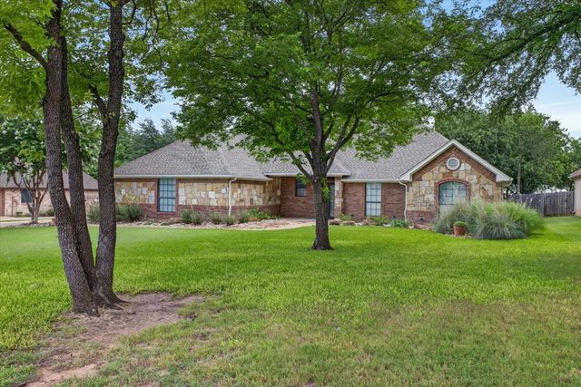 110 Heritage Place, Glen Rose, TX 76043
