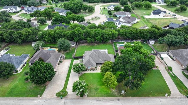 110 Heritage Place, Glen Rose, TX 76043