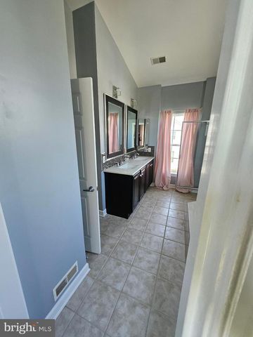 14 MERIDIAN BLVD, Bear, DE 19701