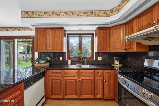 6815 Kristi Lynne Lane, Toledo, OH 43617