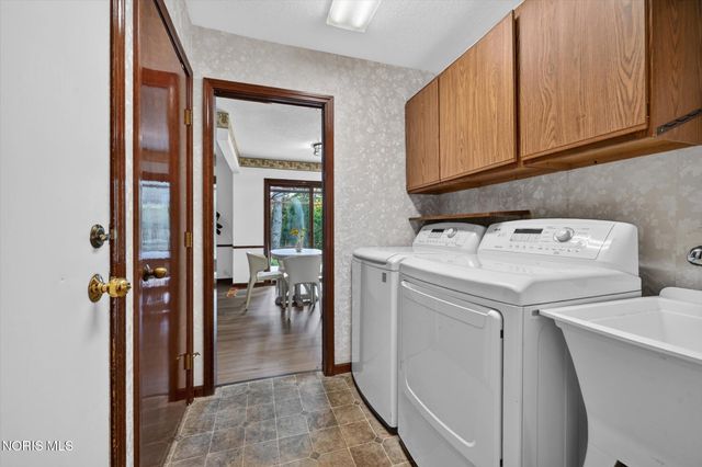 6815 Kristi Lynne Lane, Toledo, OH 43617