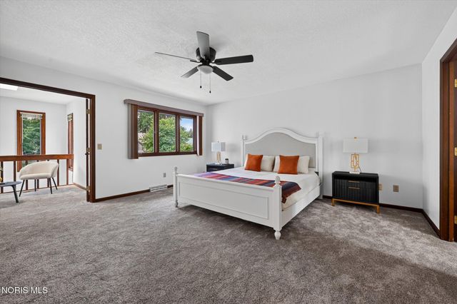 6815 Kristi Lynne Lane, Toledo, OH 43617