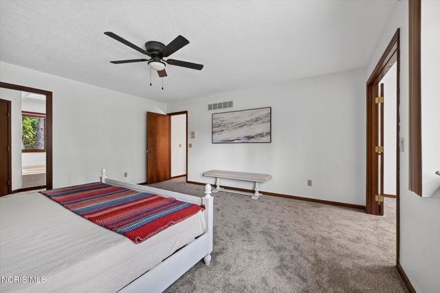 6815 Kristi Lynne Lane, Toledo, OH 43617