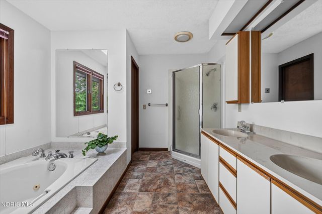 6815 Kristi Lynne Lane, Toledo, OH 43617