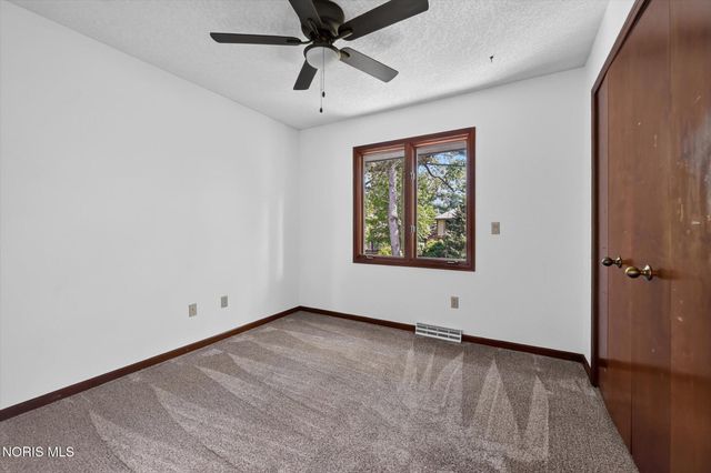 6815 Kristi Lynne Lane, Toledo, OH 43617