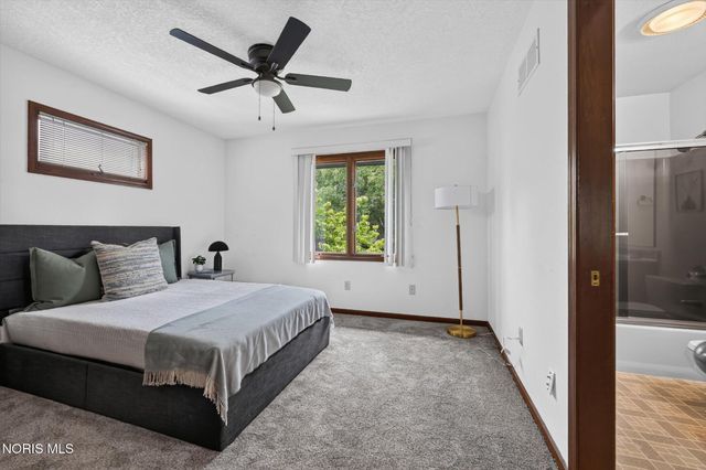 6815 Kristi Lynne Lane, Toledo, OH 43617