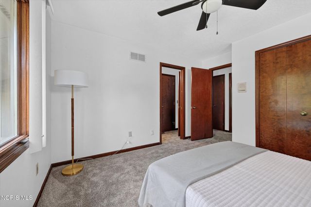 6815 Kristi Lynne Lane, Toledo, OH 43617