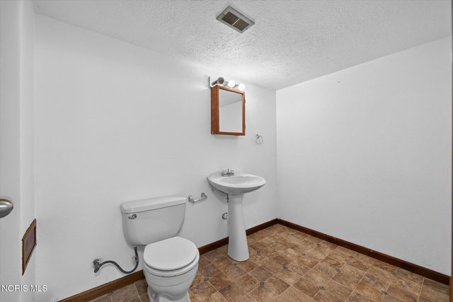 6815 Kristi Lynne Lane, Toledo, OH 43617