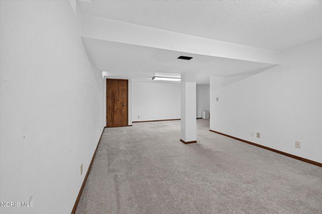 6815 Kristi Lynne Lane, Toledo, OH 43617