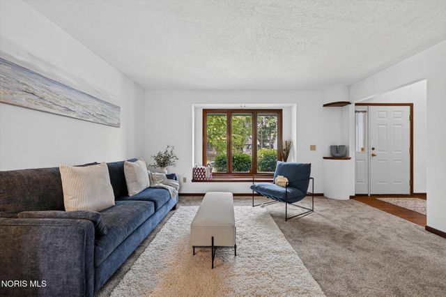 6815 Kristi Lynne Lane, Toledo, OH 43617