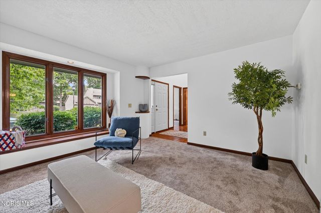 6815 Kristi Lynne Lane, Toledo, OH 43617
