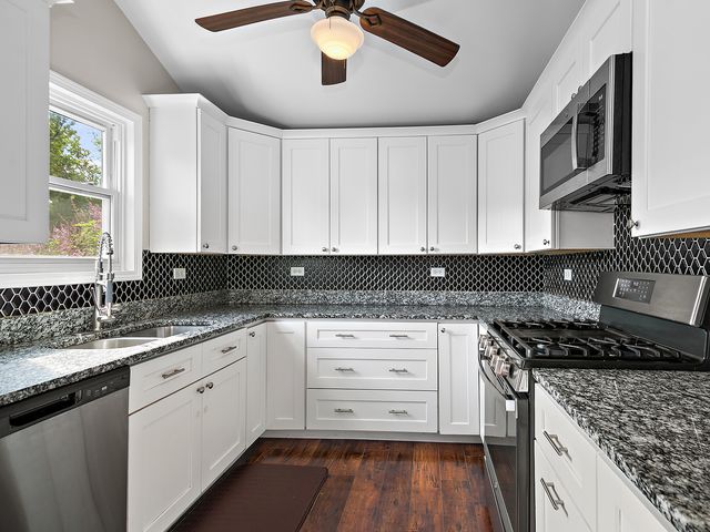 5301 Whisper Meadow Court, Plainfield, IL 60586
