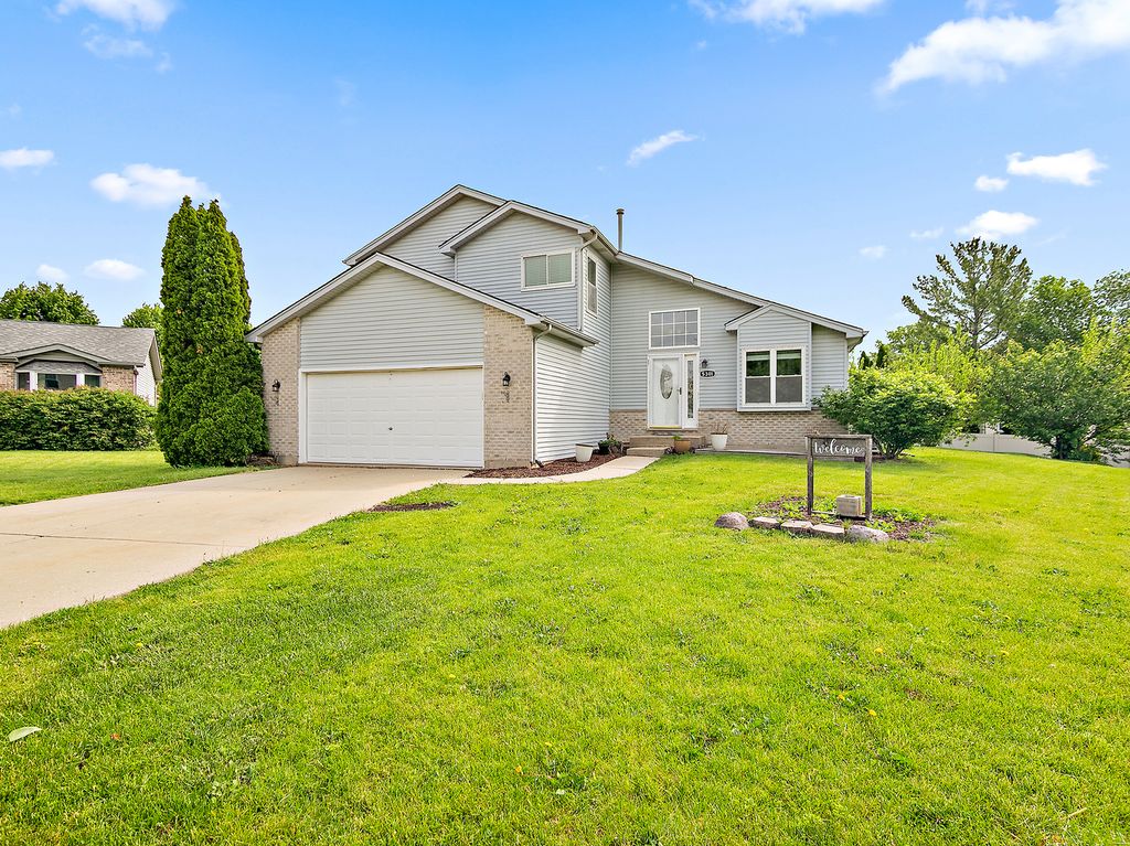 5301 Whisper Meadow Court, Plainfield, IL 60586