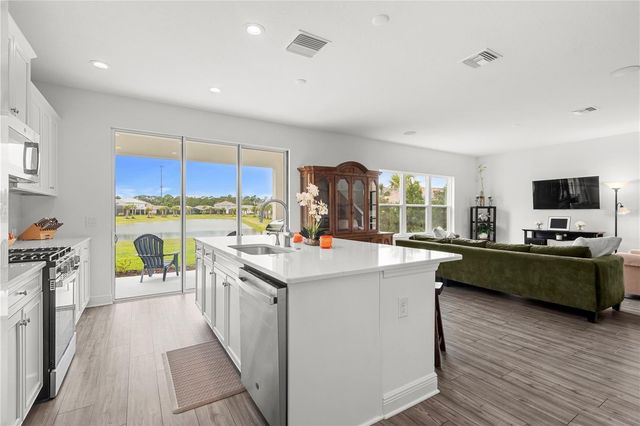 9924 CRYSTAL ISLE CIRCLE, Sarasota, FL 34241