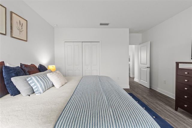 9924 CRYSTAL ISLE CIRCLE, Sarasota, FL 34241