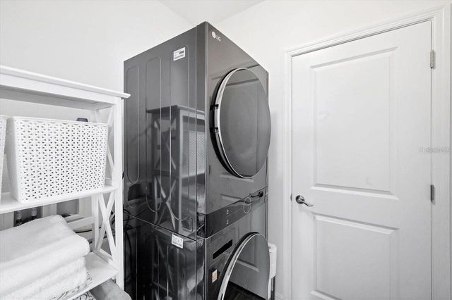 9924 CRYSTAL ISLE CIRCLE, Sarasota, FL 34241