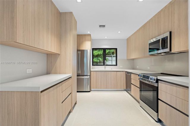 2345 SW 23rd Ter 0, Miami, FL 33145