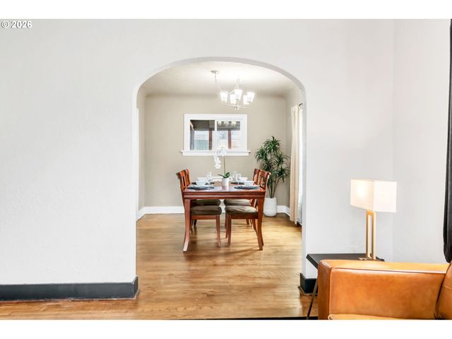 648 JUNIPER St, Junction City, OR 97448