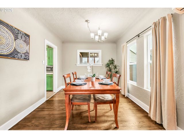 648 JUNIPER St, Junction City, OR 97448