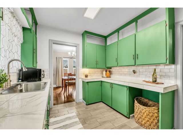 648 JUNIPER St, Junction City, OR 97448