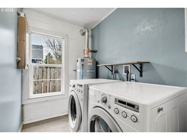 648 JUNIPER St, Junction City, OR 97448